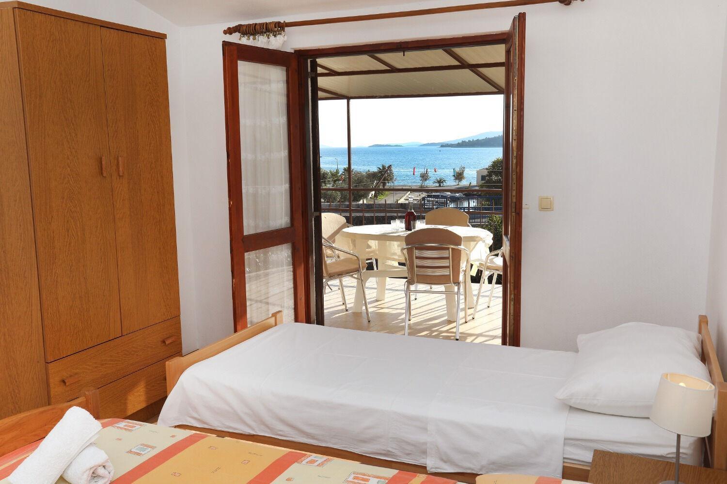 Apartments Ante - 50 M From The Sea Seget Vranjica Exterior foto